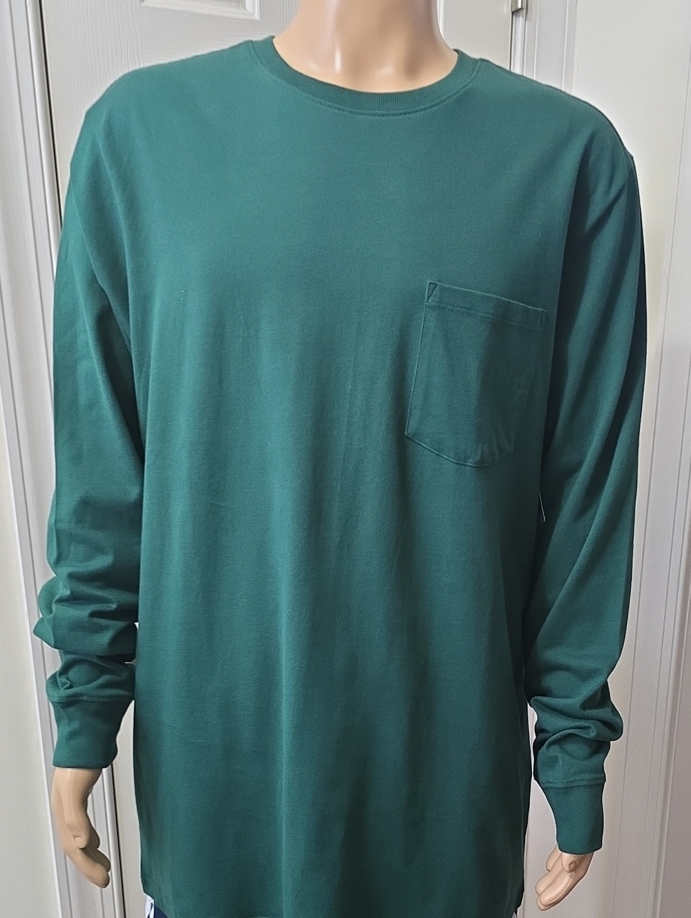 ST. JOHN'S BAY BRAND MEN'S GREEN BIG AND TALL LONG SLEEVES T-SHIRT SIZE XLT